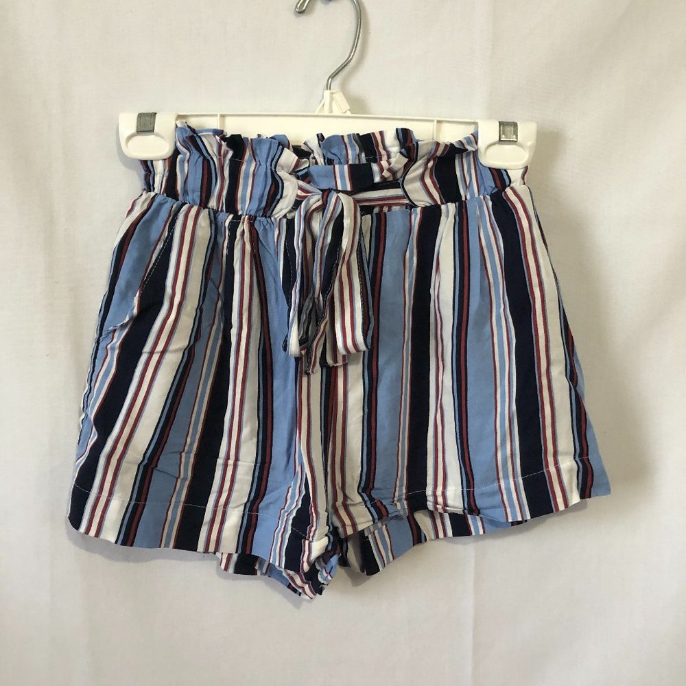 Ambiance Apparel Women’s Casual Stripe Tie Waist Shorts Size Small